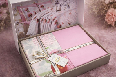 First Choice Leora Pembe у подарунковій коробці