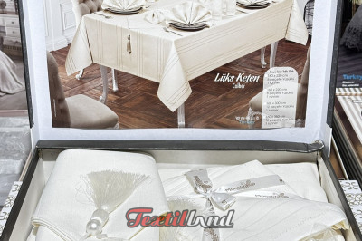 Скатерка на стіл з серветками Luks 160*220 крем ( Турція)