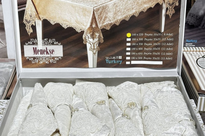 Скатерка на стіл з серветками Menekse 160х220 крем (Турція)
